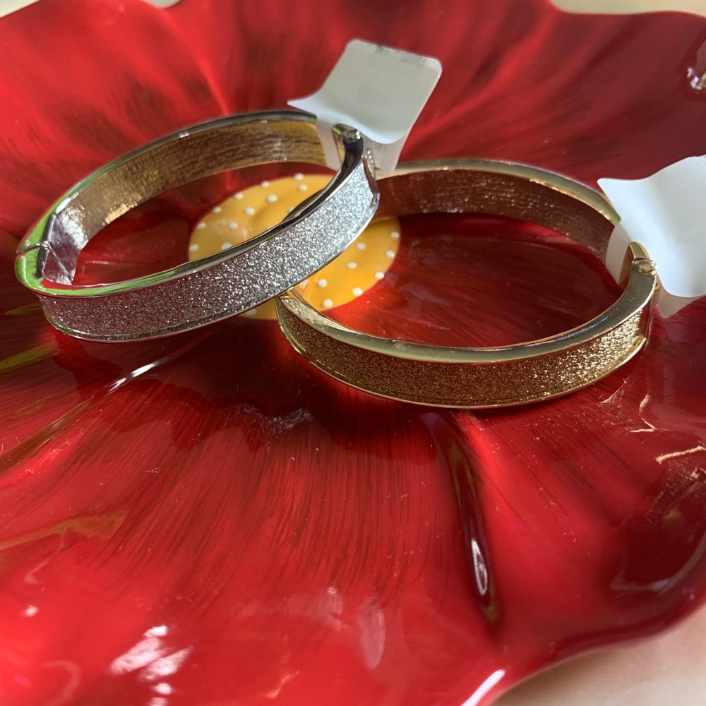 ⭐️CLEARANCE⭐️ Diamond Cut Bangles 2 pcs